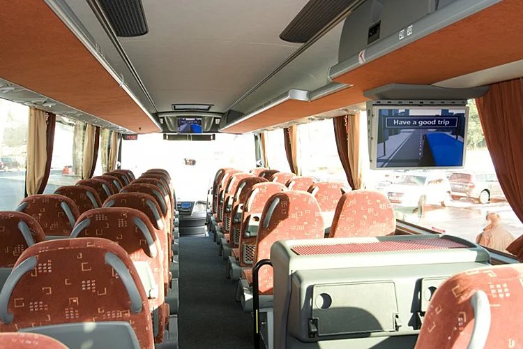 Seitenansicht eines Schäfer Reisebusses