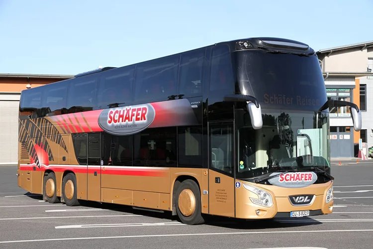 Moderner Schäfer Fernreisebus